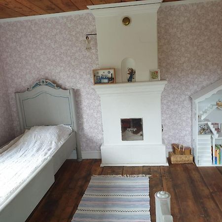 마리안넬룬드 Bullerbyn - Mellangarden - Astrid Lindgren'S Family House 빌라 외부 사진
